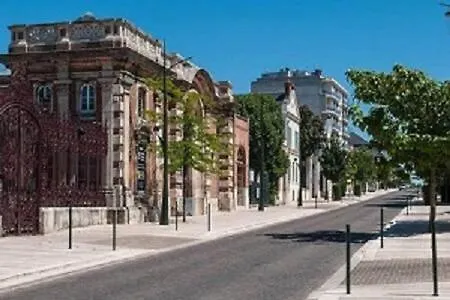Le Louis Pasteur 4 Premium Apartment